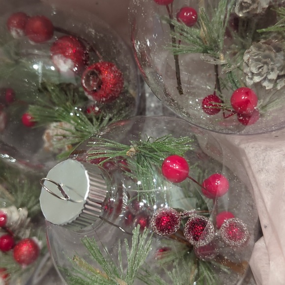 Holiday ... ornament 3.15 inch - Picture 6 of 6